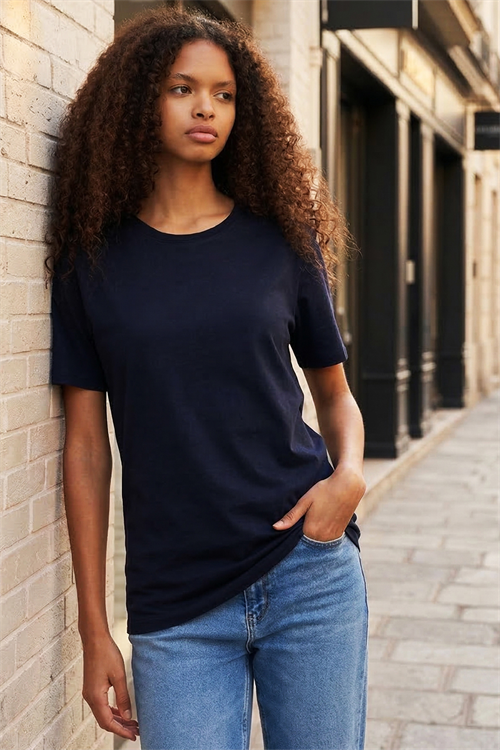 Unisex Slim Fit Dar Kesim %100 Pamuk Yumuşak Dokulu Lacivert Bisiklet Yaka Tişört