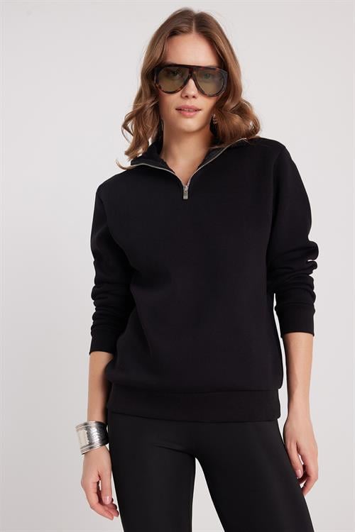 Kadın Relax Fit Rahat Kesim Pamuklu İçi Polarlı Yarım Fermuarlı Siyah Dik Yaka Sweatshirt