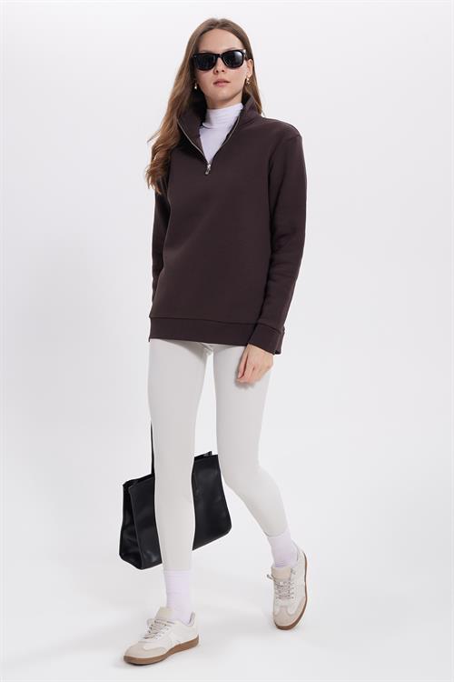 Kadın Relax Fit Rahat Kesim Pamuklu İçi Polarlı Yarım Fermuarlı Kahverengi Dik Yaka Sweatshirt