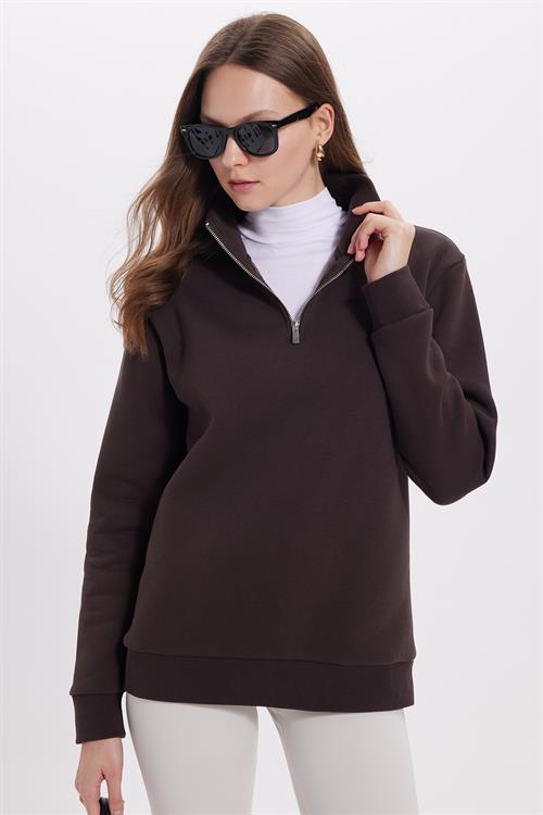 Kadın Relax Fit Rahat Kesim Pamuklu İçi Polarlı Yarım Fermuarlı Kahverengi Dik Yaka Sweatshirt
