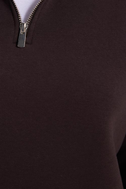 Kadın Relax Fit Rahat Kesim Pamuklu İçi Polarlı Yarım Fermuarlı Kahverengi Dik Yaka Sweatshirt