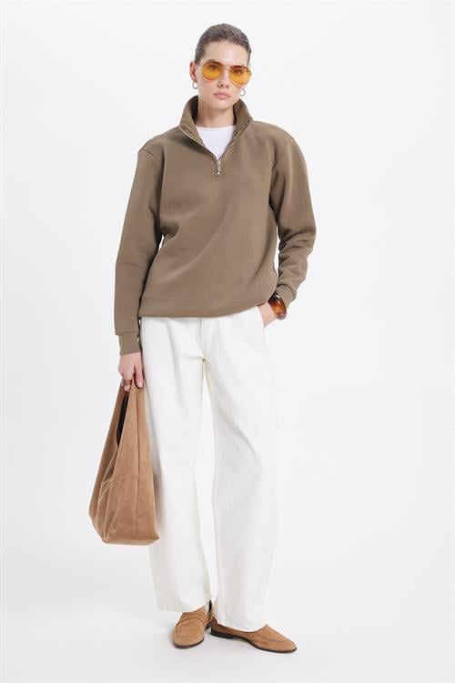 Kadın Relax Fit Rahat Kesim Pamuklu İçi Polarlı Yarım Fermuarlı Haki Dik Yaka Sweatshirt
