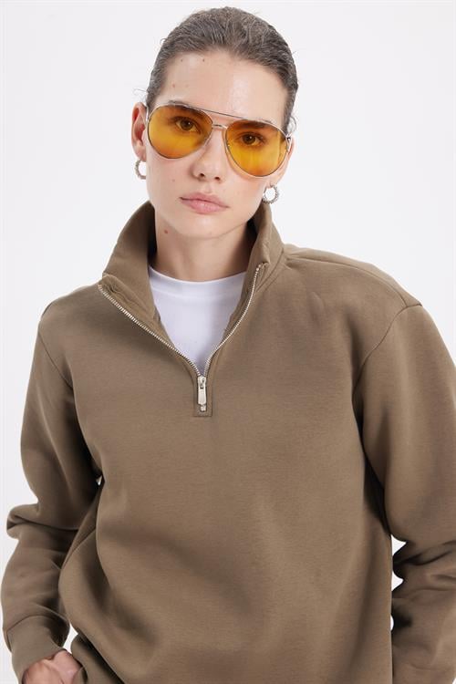 Kadın Relax Fit Rahat Kesim Pamuklu İçi Polarlı Yarım Fermuarlı Haki Dik Yaka Sweatshirt