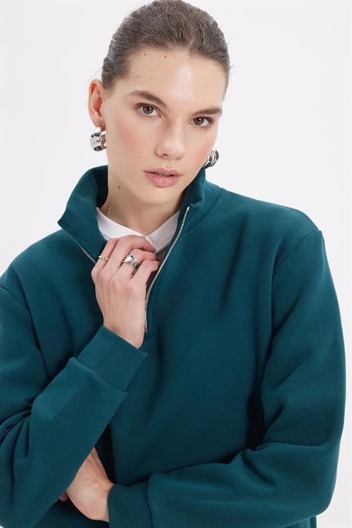 Kadın Relax Fit Rahat Kesim Pamuklu İçi Polarlı Yarım Fermuarlı Yeşil Dik Yaka Sweatshirt