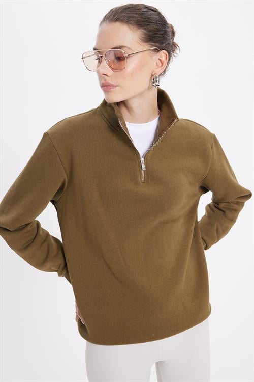 Kadın Relax Fit Rahat Kesim Pamuklu İçi Polarlı Yarım Fermuarlı Yeşil Dik Yaka Sweatshirt