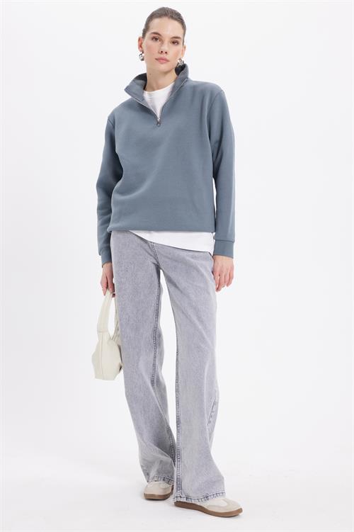 Kadın Relax Fit Rahat Kesim Pamuklu İçi Polarlı Yarım Fermuarlı Gri Dik Yaka Sweatshirt