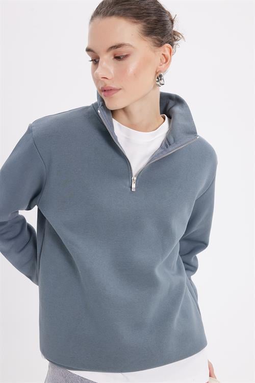 Kadın Relax Fit Rahat Kesim Pamuklu İçi Polarlı Yarım Fermuarlı Gri Dik Yaka Sweatshirt