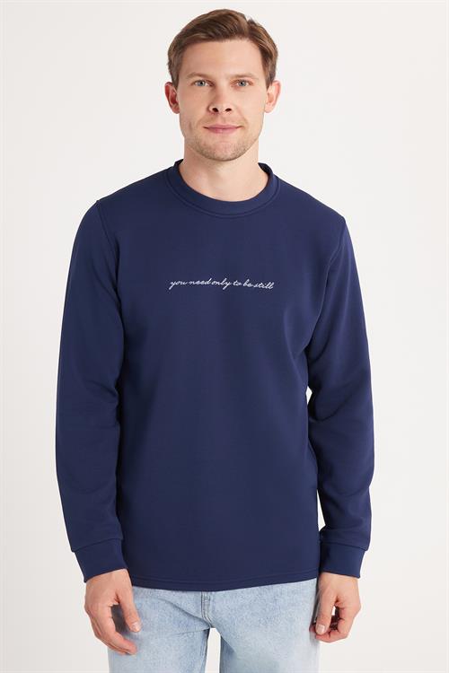 Erkek Standart Fit Pamuklu Bisiklet Yaka Şardonlu Baskılı İndigo Sweatshirt 