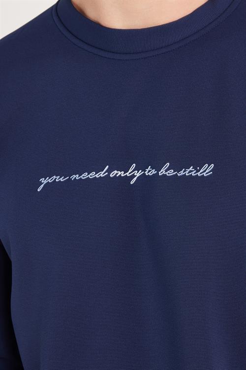 Erkek Standart Fit Pamuklu Bisiklet Yaka Şardonlu Baskılı İndigo Sweatshirt 