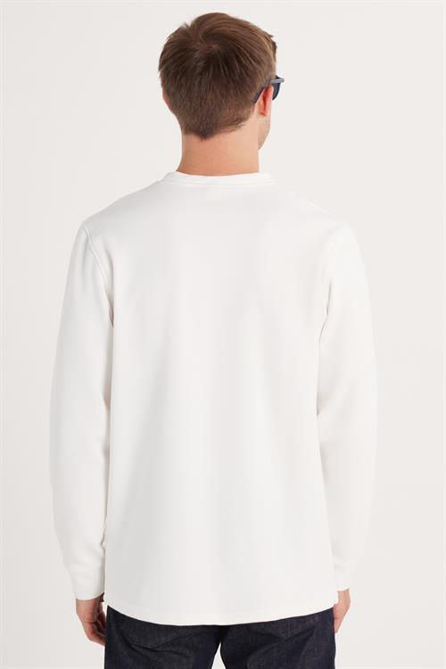 Erkek Standart Fit Pamuklu Bisiklet Yaka Şardonlu Baskılı Beyaz Sweatshirt 
