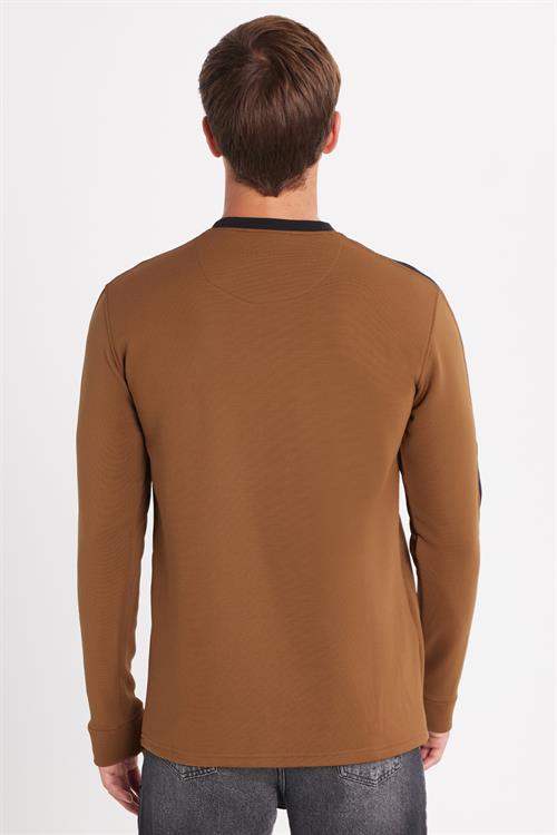Erkek Standart Fit Pamuklu Jakarlı Bisiklet Yaka Baskılı Kahverengi Sweatshirt