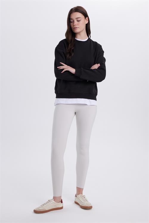 Kadın Oversize Geniş Kesim Pamuklu Bisiklet Yaka Siyah Sweatshirt