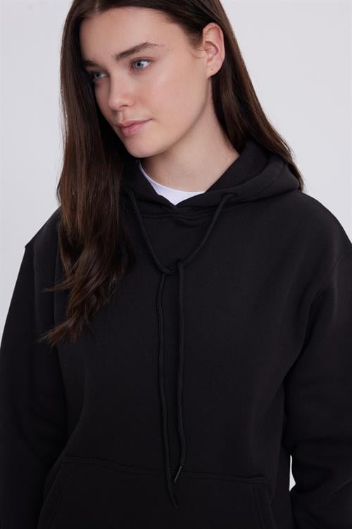 Kadın Relax Fit Rahat Kesim Pamuklu Kapüşonlu Kanguru Cepli Siyah Sweatshirt