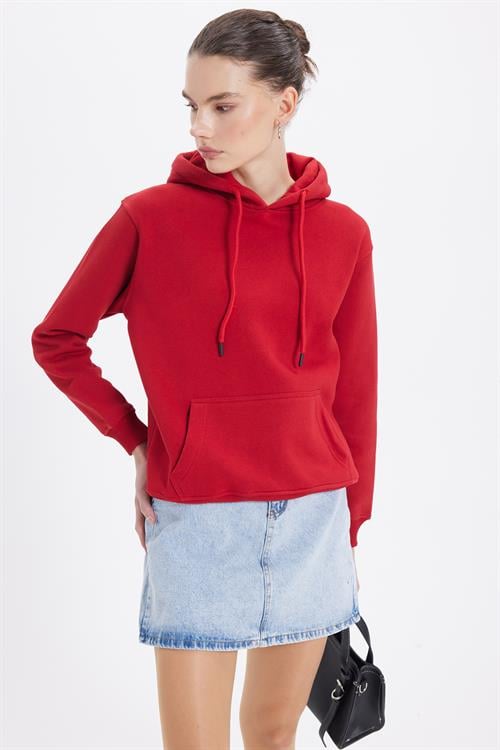 Kadın Relax Fit Rahat Kesim Pamuklu Kapüşonlu Kanguru Cepli Kırmızı Sweatshirt