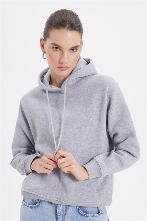 Kadın Relax Fit Rahat Kesim Pamuklu Kapüşonlu Kanguru Cepli Gri Sweatshirt