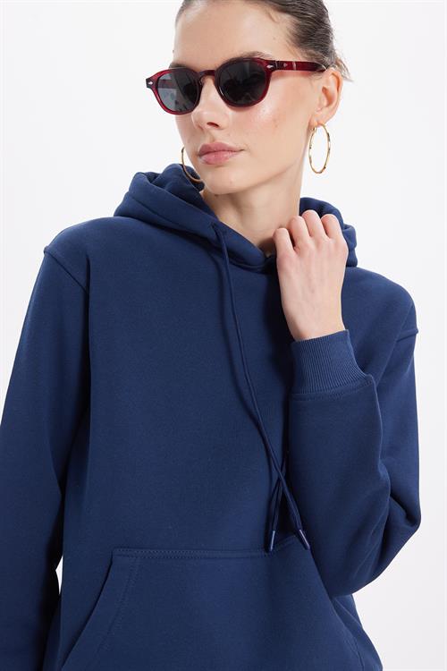 Kadın Relax Fit Rahat Kesim Pamuklu Kapüşonlu Kanguru Cepli Lacivert Sweatshirt
