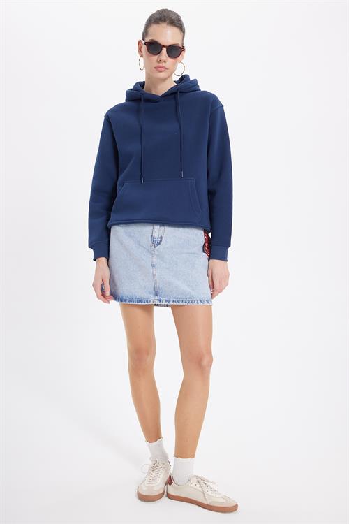 Kadın Relax Fit Rahat Kesim Pamuklu Kapüşonlu Kanguru Cepli Lacivert Sweatshirt