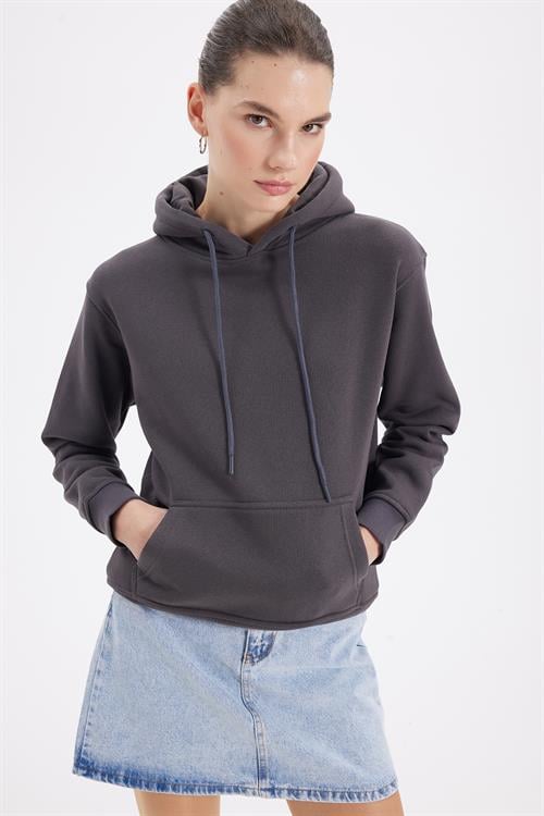Kadın Relax Fit Rahat Kesim Pamuklu Kapüşonlu Kanguru Cepli Füme Sweatshirt