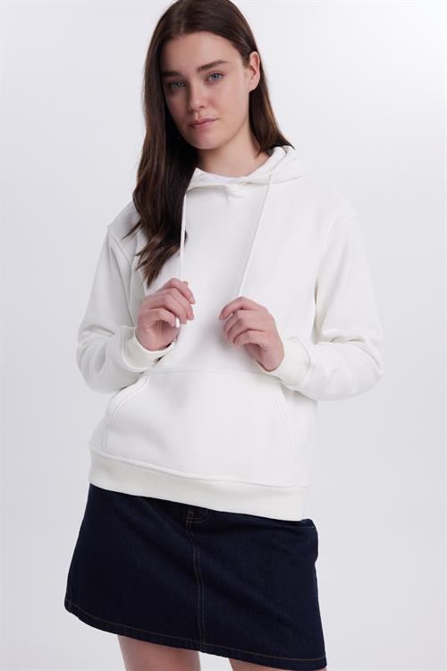 Kadın Relax Fit Rahat Kesim Pamuklu Kapüşonlu Kanguru Cepli Ekru Sweatshirt