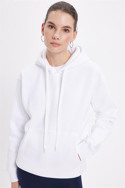Kadın Oversize Geniş Kesim Pamuklu Yumuşak Dokulu İçi Polarlı Basic Beyaz Kapüşonlu Sweatshirt