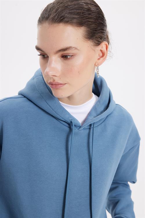 Kadın Oversize Geniş Kesim Pamuklu Yumuşak Dokulu İçi Polarlı Basic İndigo Kapüşonlu Sweatshirt