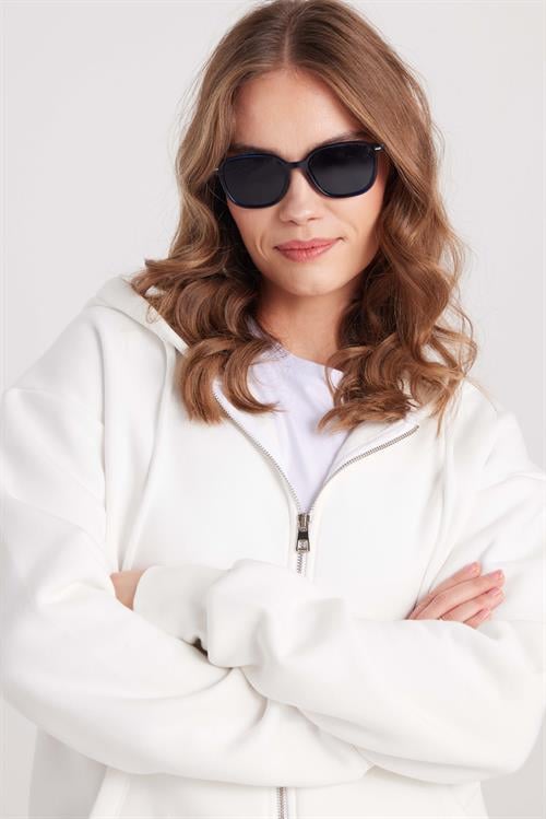 Kadın Relax Fit Rahat Kesim Pamuklu İçi Polarlı Çift Cepli Fermuarlı Beyaz Kapüşonlu Sweatshirt