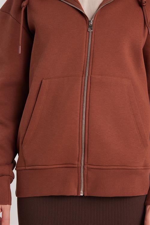 Kadın Relax Fit Rahat Kesim Pamuklu İçi Polarlı Çift Cepli Fermuarlı Kahverengi Kapüşonlu Sweatshirt