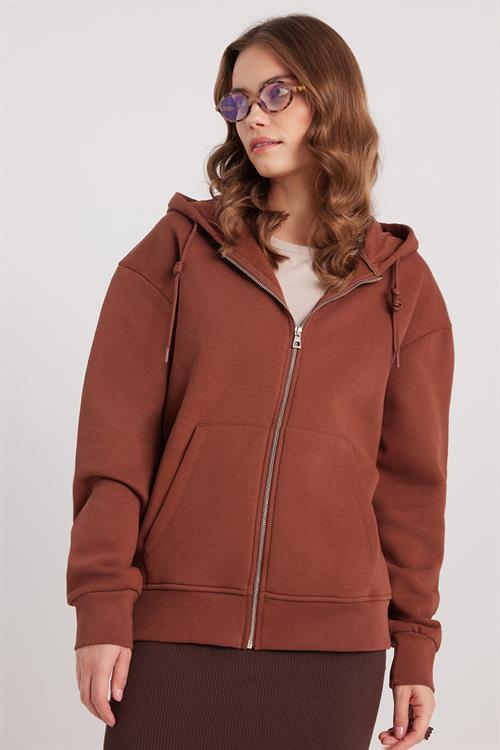 Kadın Relax Fit Rahat Kesim Pamuklu İçi Polarlı Çift Cepli Fermuarlı Kahverengi Kapüşonlu Sweatshirt