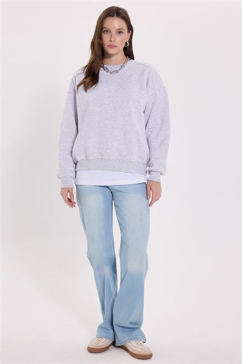 Kadın Relax Fit Rahat Kesim Pamuklu Bisiklet Yaka Şardonlu Gri Sweatshirt
