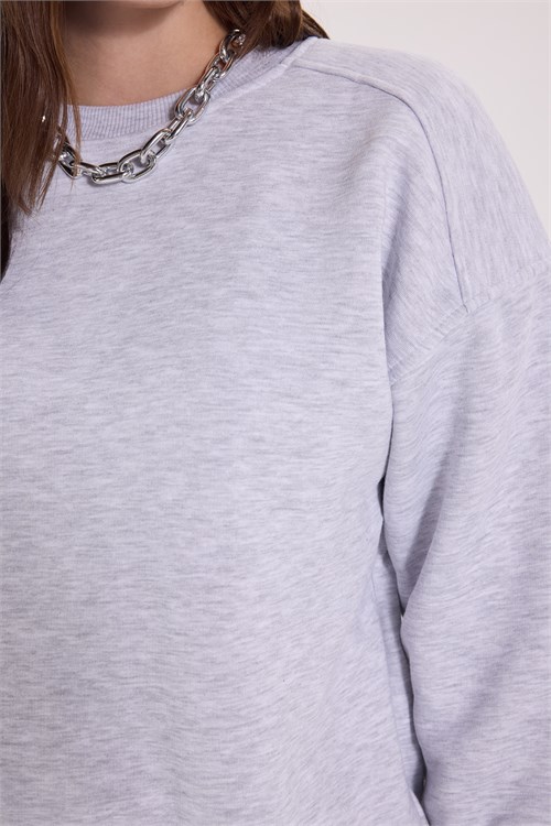 Kadın Relax Fit Rahat Kesim Pamuklu Bisiklet Yaka Şardonlu Gri Sweatshirt