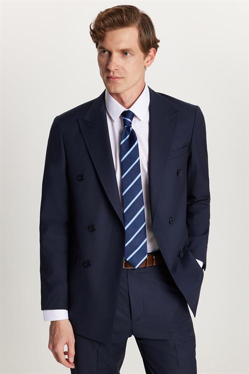 Erkek Slim Fit Lacivert Esnek Likralı Kumaş Sivri Yaka Kapaklı Cepli Kruvaze Takım Elbise