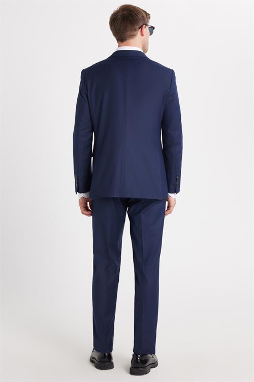 Erkek Slim Fit Lacivert Esnek Likralı Kumaş Sivri Yaka Yelekli Takım Elbise