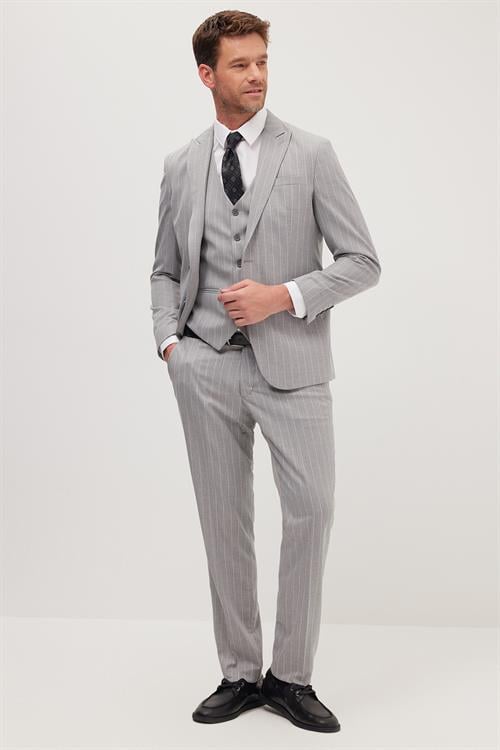 Erkek Slim Fit Gri Esnek Likralı Kumaş Sivri Yaka Yelekli Takım Elbise
