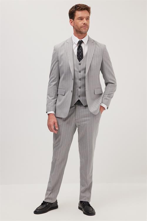Erkek Slim Fit Gri Esnek Likralı Kumaş Sivri Yaka Yelekli Takım Elbise