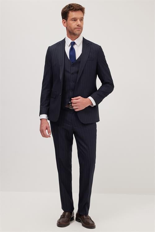 Erkek Slim Fit Lacivert Esnek Likralı Kumaş Sivri Yaka Yelekli Takım Elbise