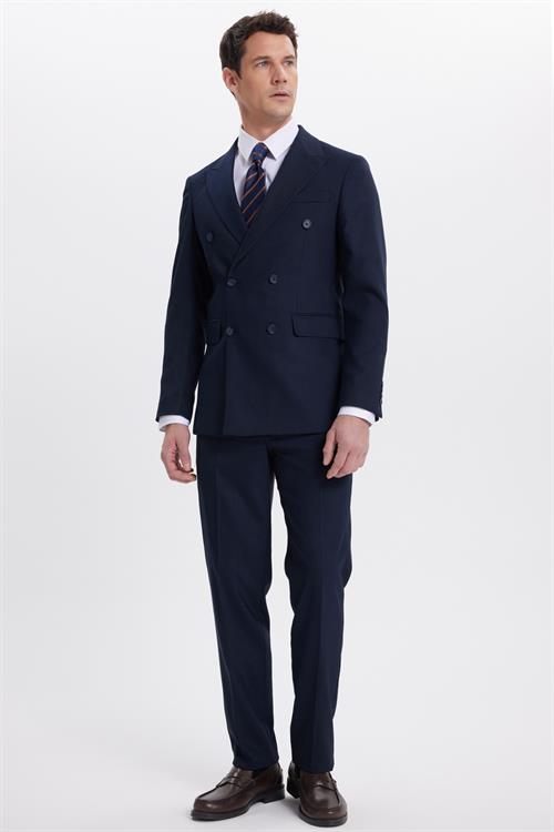 Erkek Slim Fit Sivri Yaka Çizgili Kapaklı Cepli Lacivert Takım Elbise