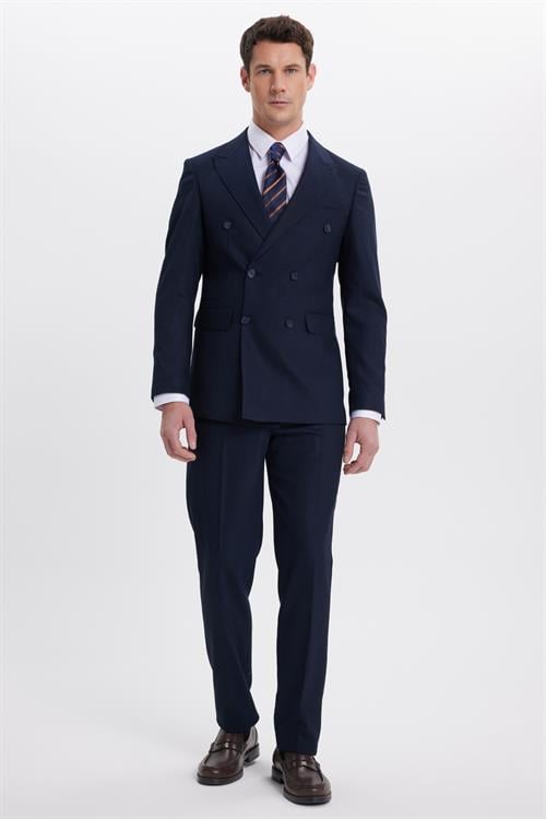 Erkek Slim Fit Sivri Yaka Çizgili Kapaklı Cepli Lacivert Takım Elbise