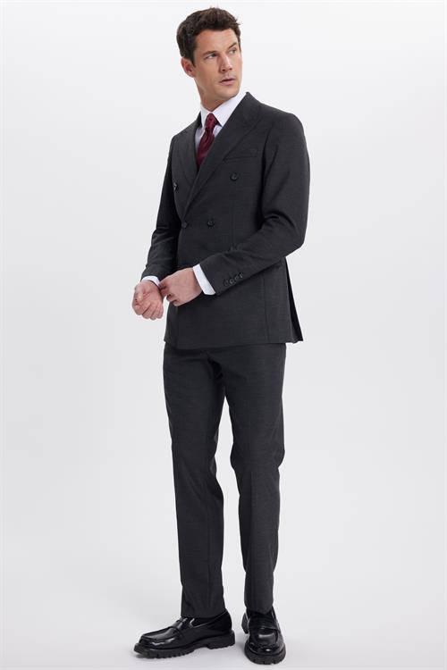Erkek Slim Fit Sivri Yaka Çizgili Kapaklı Cepli Antrasit Takım Elbise