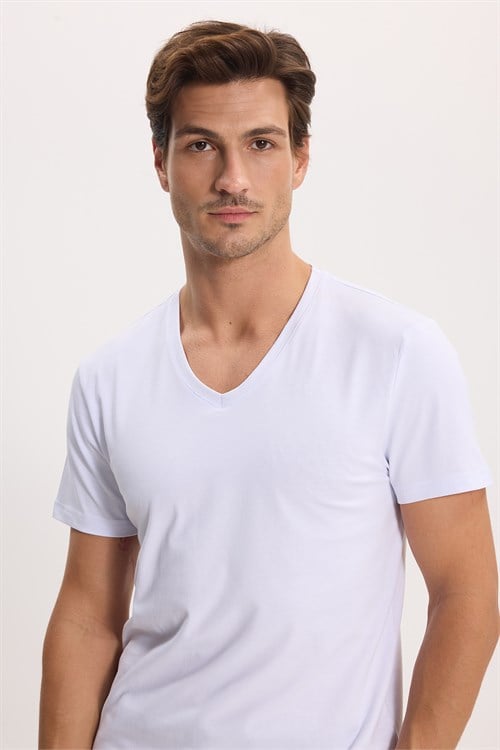 Erkek Slim Fit Dar Kesim Pamuklu Yumuşak Dokulu Likralı Esnek Kumaş Düz Basic Beyaz V Yaka Tişört