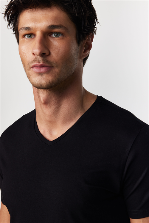 Erkek Slim Fit Dar Kesim Pamuklu Yumuşak Dokulu Likralı Esnek Kumaş Düz Basic Siyah V Yaka Tişört