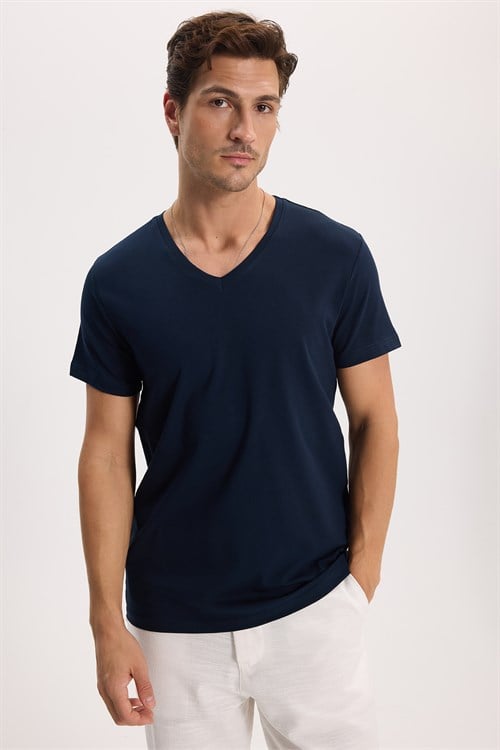 Erkek Slim Fit Dar Kesim Pamuklu Yumuşak Dokulu Likralı Esnek Kumaş Düz Basic Lacivert V Yaka Tişört