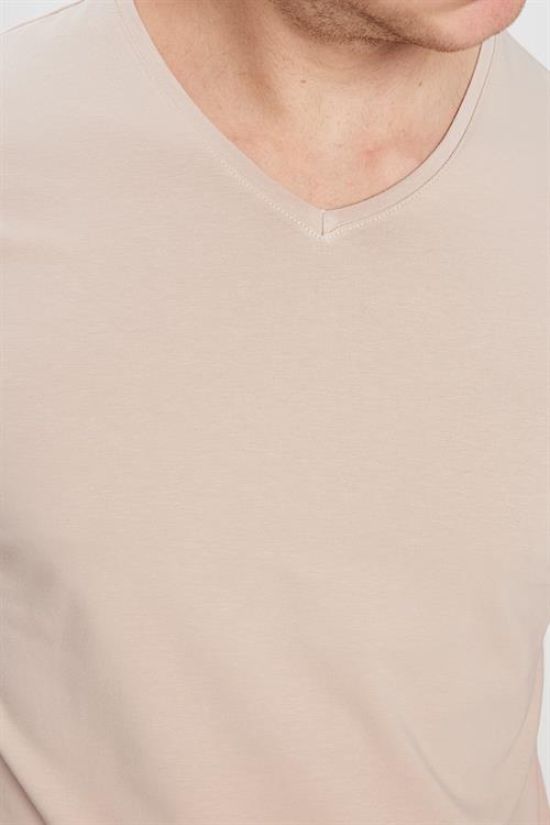 Erkek Slim Fit Dar Kesim Pamuklu Yumuşak Dokulu Likralı Esnek Kumaş Düz Basic Taş Renk V Yaka Tişört