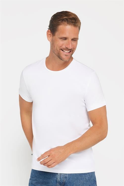 Erkek Slim Fit Dar Kesim Pamuklu Yumuşak Doku Likralı Likralı Kumaş Basic Beyaz Bisiklet Yaka Tişört