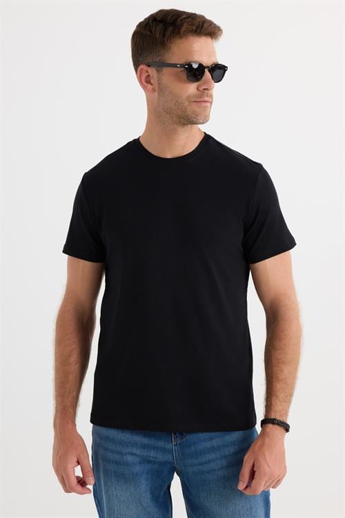 Erkek Slim Fit Dar Kesim Pamuklu Yumuşak Doku Likralı Esnek Kumaş Basic Siyah Bisiklet Yaka Tişört