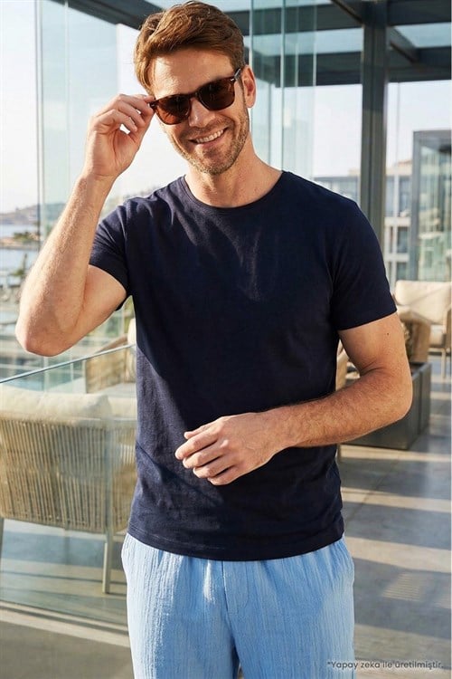 Erkek Slim Fit Dar Kesim Pamuklu Likralı Esnek Kumaş Basic Lacivert Bisiklet Yaka Tişört