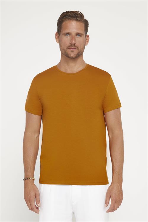 Erkek Slim Fit Dar Kesim Pamuklu Yumuşak Doku Likralı Esnek Kumaş Basic Taba Bisiklet Yaka Tişört