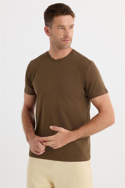 Erkek Slim Fit Dar Kesim Pamuklu Yumuşak Doku Likralı Esnek Kumaş Kahverengi Bisiklet Yaka Tişört