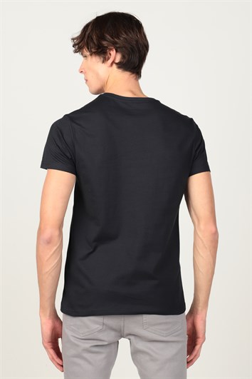 Erkek Slim Fit Dar Kesim %100 Pamuk Yumuşak Dokulu Baskılı Siyah Bisiklet Yaka Tişört