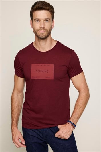 Erkek Slim Fit Dar Kesim %100 Pamuk Yumuşak Dokulu Baskılı Bordo Bisiklet Yaka Tişört