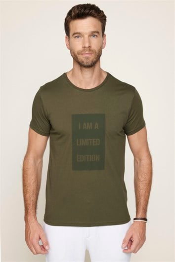 Erkek Slim Fit Dar Kesim %100 Pamuk Yumuşak Dokulu Baskılı Haki Bisiklet Yaka Tişört